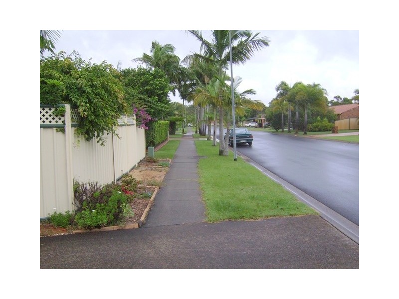 2/18 Marsupial Drive, Coombabah QLD 4216