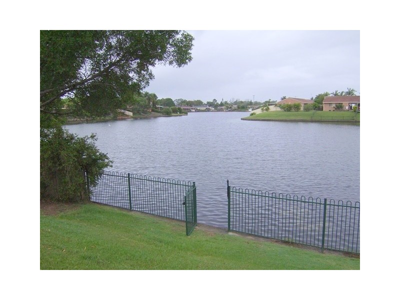 2/18 Marsupial Drive, Coombabah QLD 4216