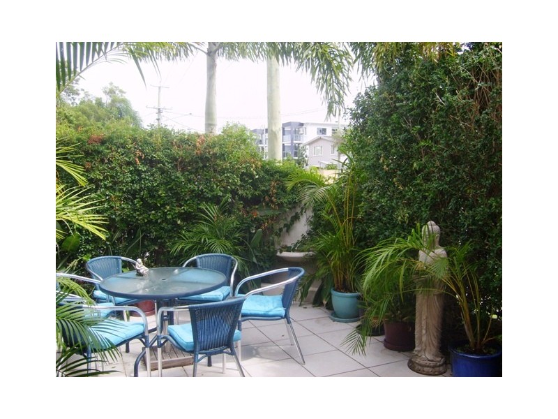 23 Hunter Avenue, Labrador QLD 4215