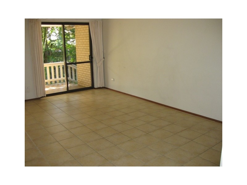 36 Government Road, Labrador QLD 4215