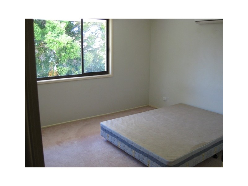 36 Government Road, Labrador QLD 4215