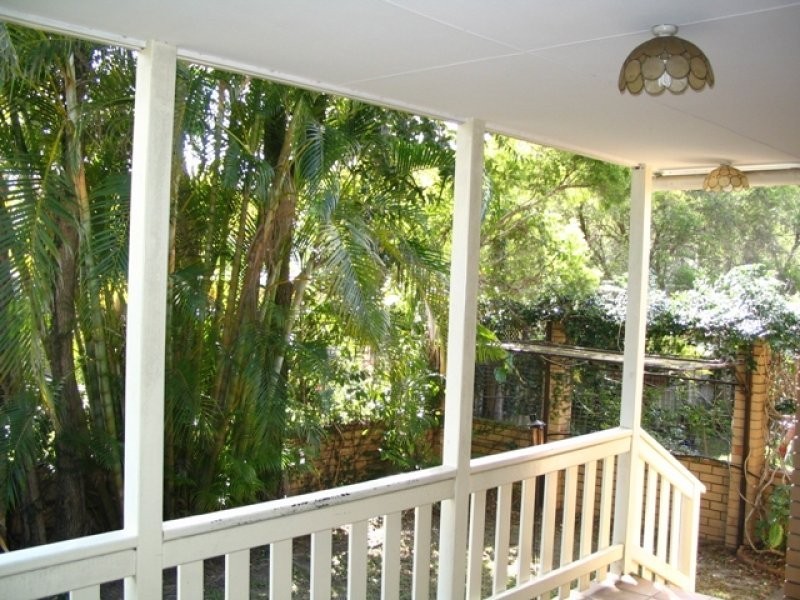 36 Government Road, Labrador QLD 4215