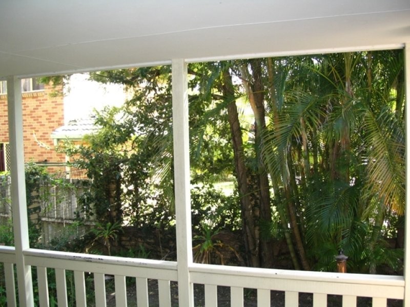 36 Government Road, Labrador QLD 4215