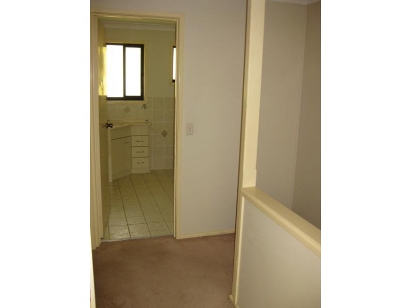 36 Government Road, Labrador QLD 4215