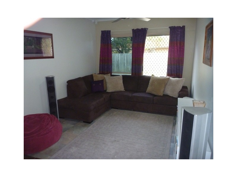 1/12 Avi Court, Labrador QLD 4215