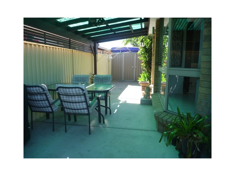 1/12 Avi Court, Labrador QLD 4215