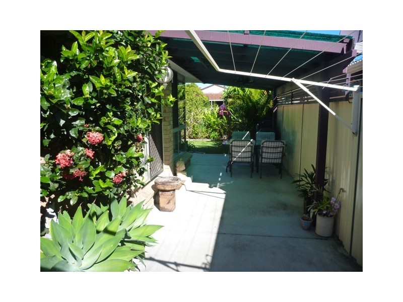 1/12 Avi Court, Labrador QLD 4215