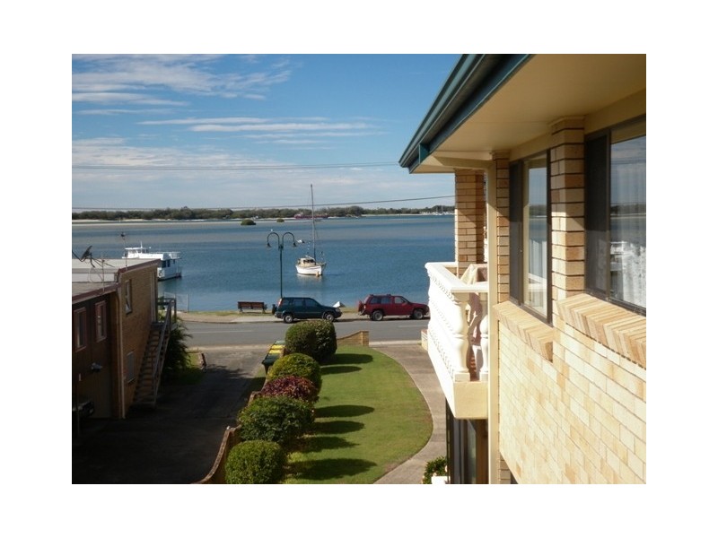 270 Marine Parade, Labrador QLD 4215