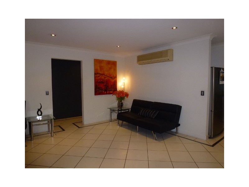 270 Marine Parade, Labrador QLD 4215