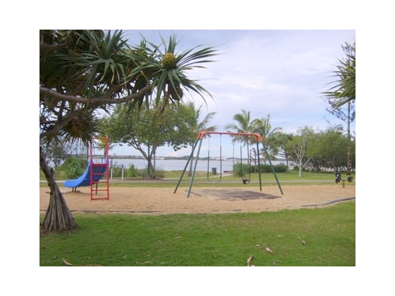 7 Sunshine Court, Labrador QLD 4215