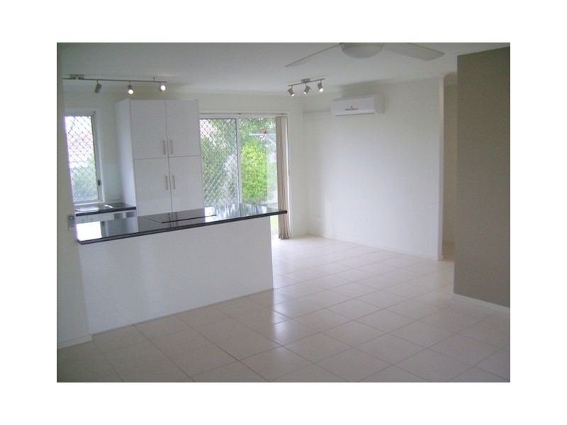 25 McMillan Street, Labrador QLD 4215