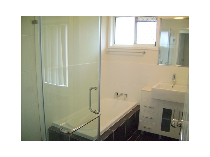 25 McMillan Street, Labrador QLD 4215