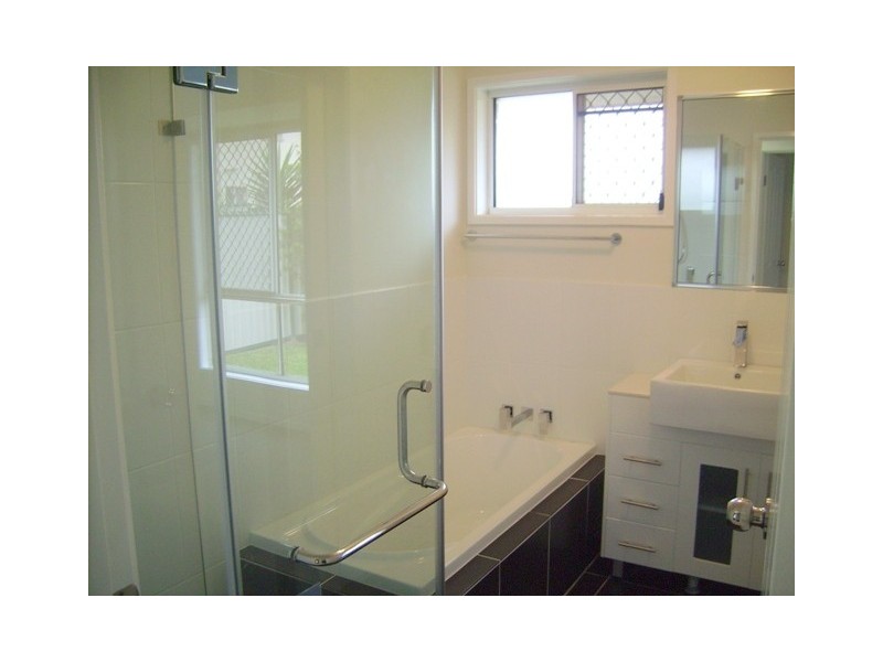 25 McMillan Street, Labrador QLD 4215