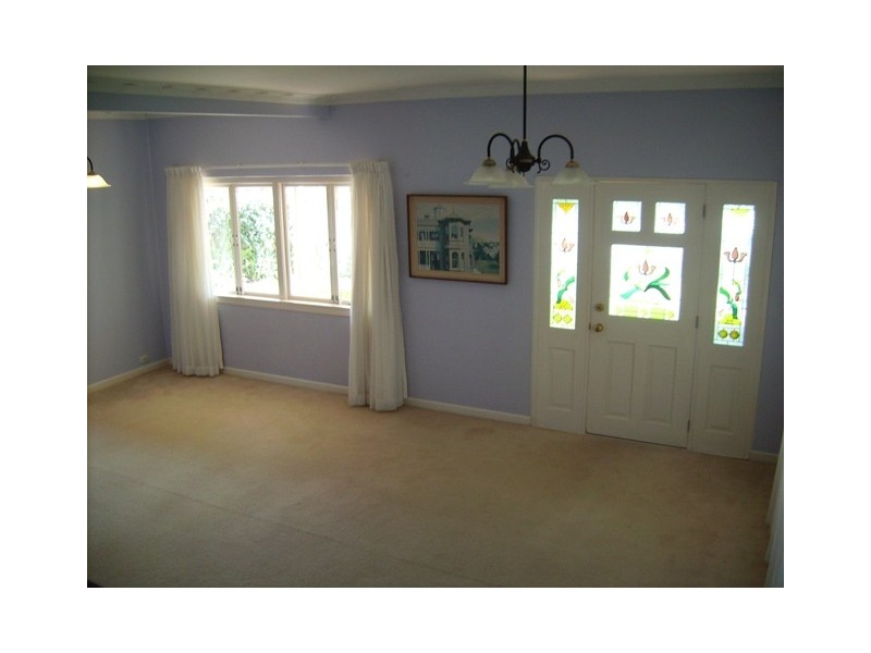 100 Central Street, Labrador QLD 4215