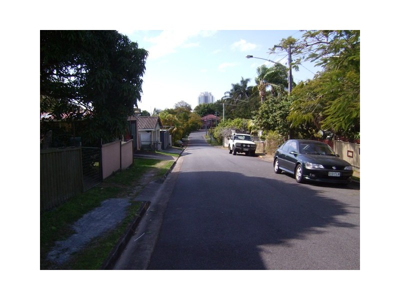 100 Central Street, Labrador QLD 4215