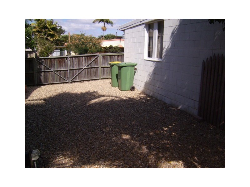 100 Central Street, Labrador QLD 4215