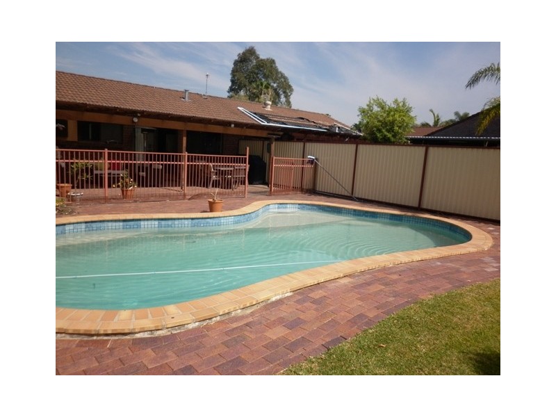 14 Morinda Way, Labrador QLD 4215