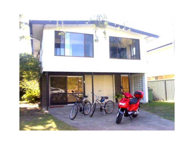 17 Musgrave Avenue, Labrador QLD 4215