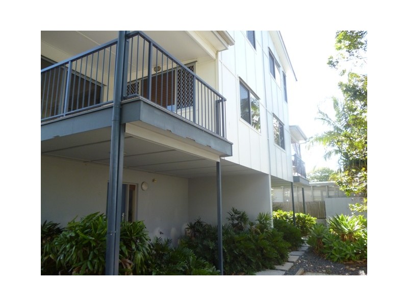 Labrador QLD 4215