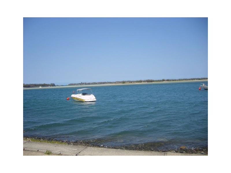 2/312 Marine Parade, Labrador QLD 4215