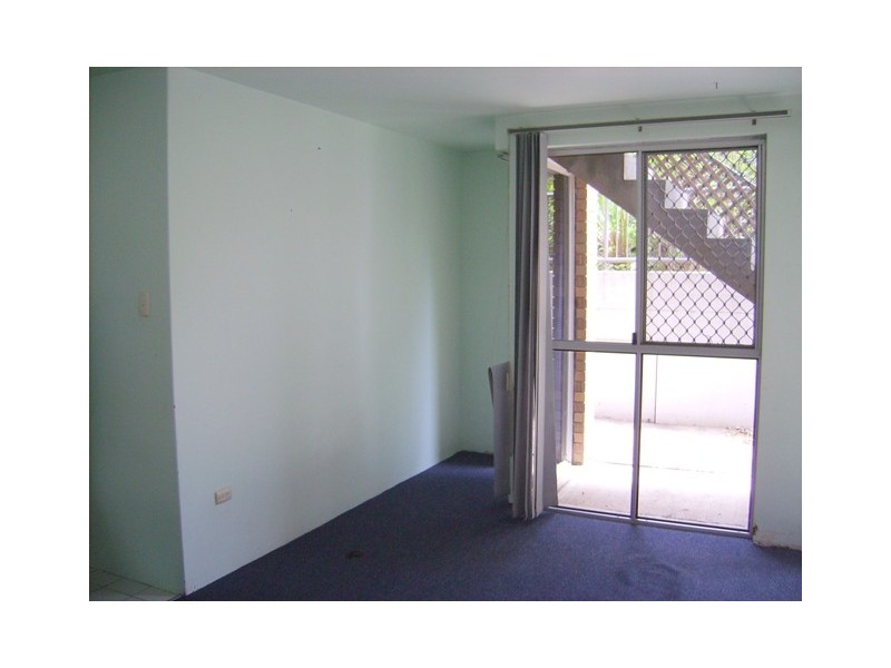 2/312 Marine Parade, Labrador QLD 4215