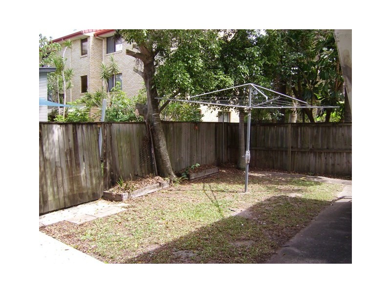 2/312 Marine Parade, Labrador QLD 4215