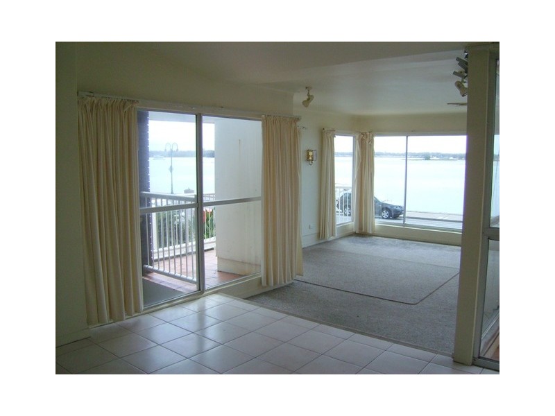 3/312 Marine Parade, Labrador QLD 4215