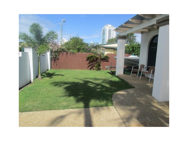 38 Central Street, Labrador QLD 4215