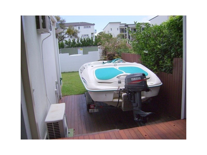 38 Central Street, Labrador QLD 4215