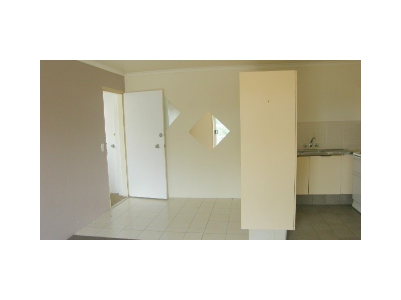 2 Stromlo Court, Pacific Pines QLD 4211