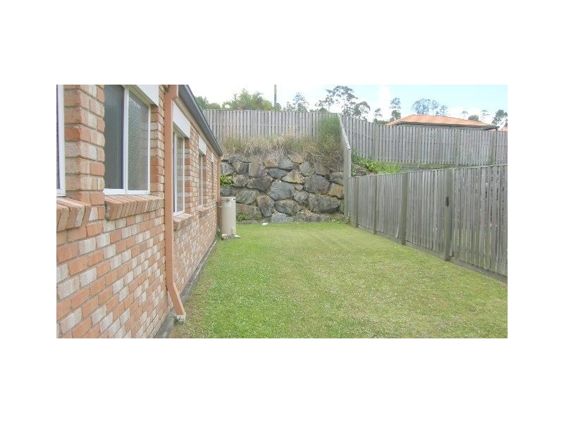 2 Stromlo Court, Pacific Pines QLD 4211