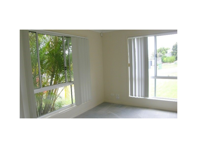 2 Stromlo Court, Pacific Pines QLD 4211