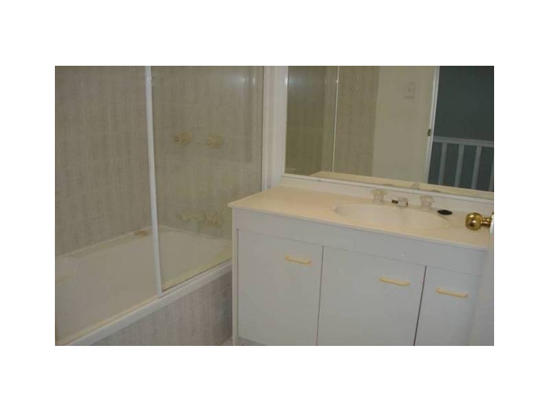 79 Government Road, Labrador QLD 4215