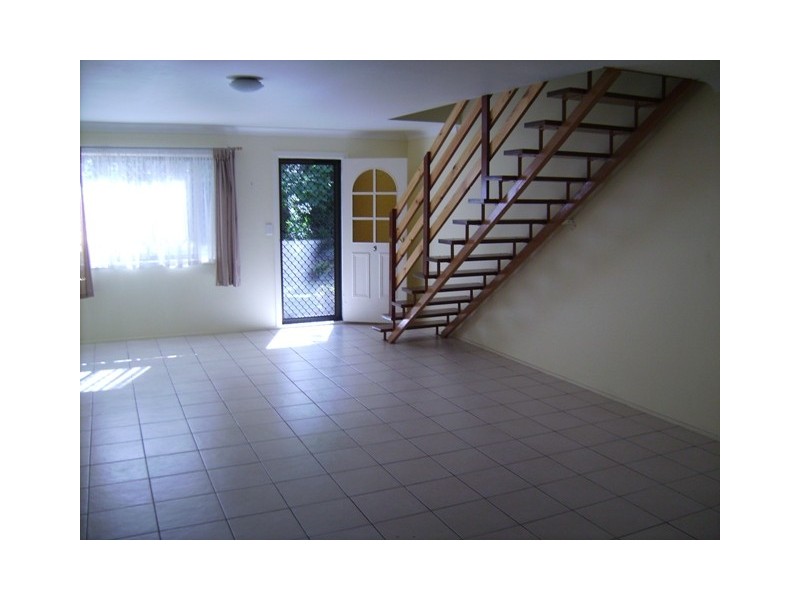 11 Frank Street, Labrador QLD 4215