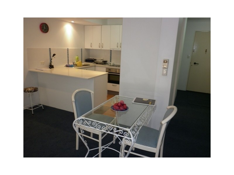 77 Brighton Parade, Southport QLD 4215