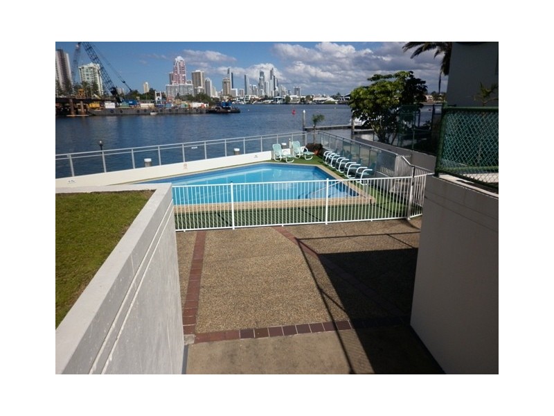 77 Brighton Parade, Southport QLD 4215