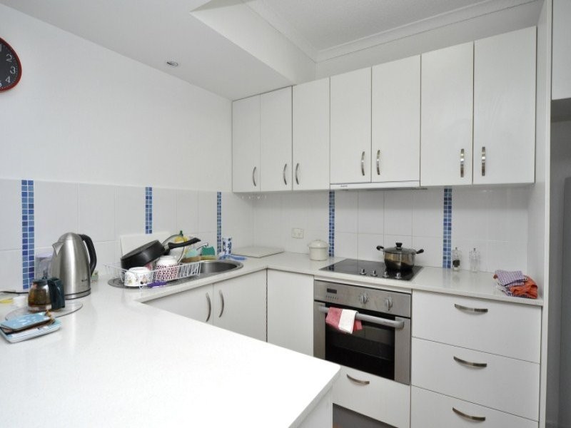 77 Brighton Parade, Southport QLD 4215