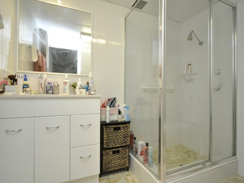 77 Brighton Parade, Southport QLD 4215