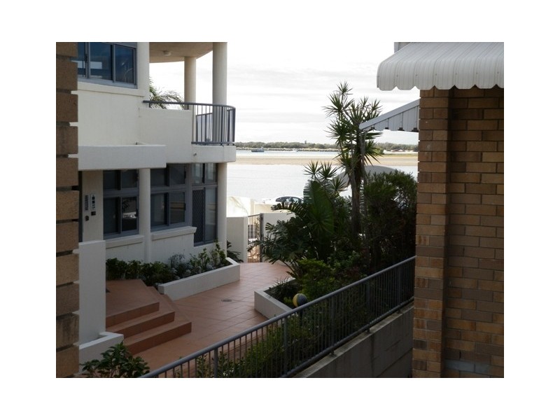 312 Marine Parade, Labrador QLD 4215