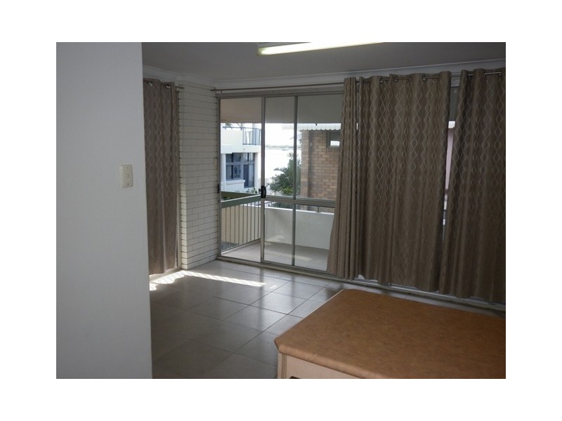 312 Marine Parade, Labrador QLD 4215