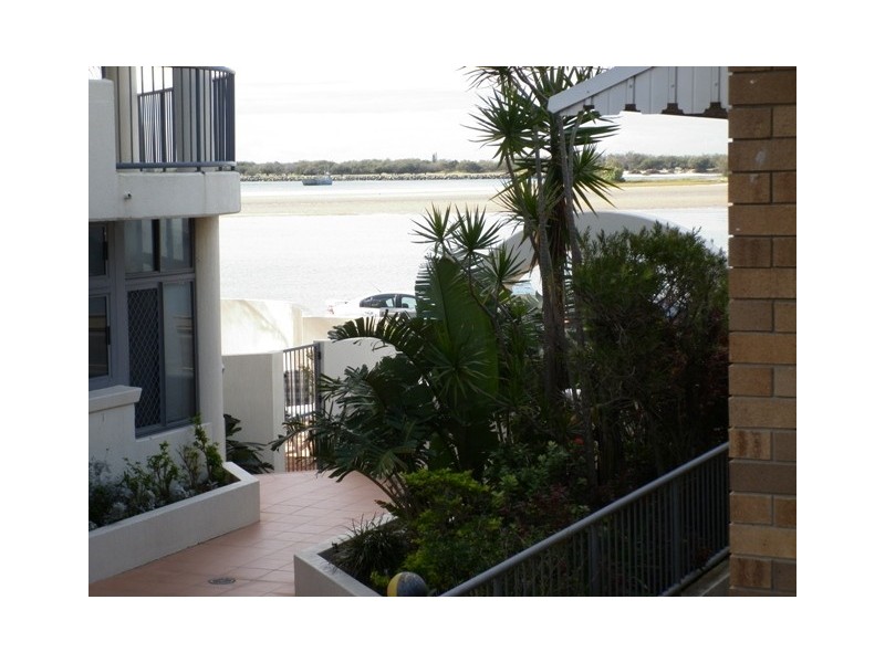 312 Marine Parade, Labrador QLD 4215