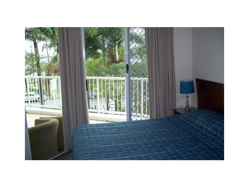 182 Marine Parade (Crystal Bay Resort), Labrador QLD 4215