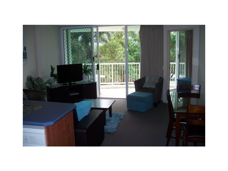 182 Marine Parade (Crystal Bay Resort), Labrador QLD 4215