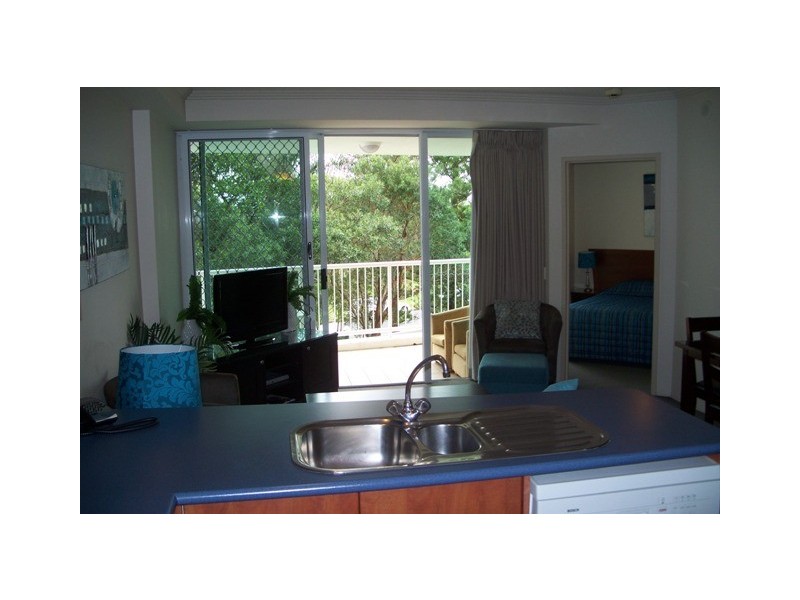 182 Marine Parade (Crystal Bay Resort), Labrador QLD 4215