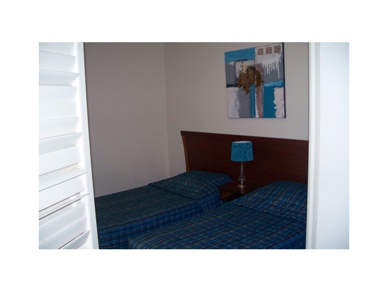 182 Marine Parade (Crystal Bay Resort), Labrador QLD 4215