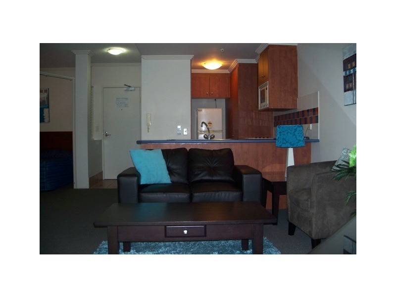 182 Marine Parade (Crystal Bay Resort), Labrador QLD 4215