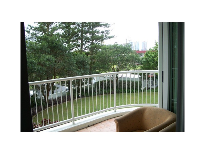 182 Marine Parade (Crystal Bay Resort), Labrador QLD 4215