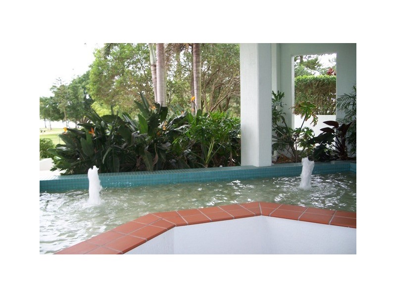 182 Marine Parade (Crystal Bay Resort), Labrador QLD 4215