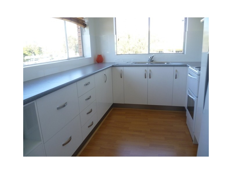 4 Marine Parade, Southport QLD 4215