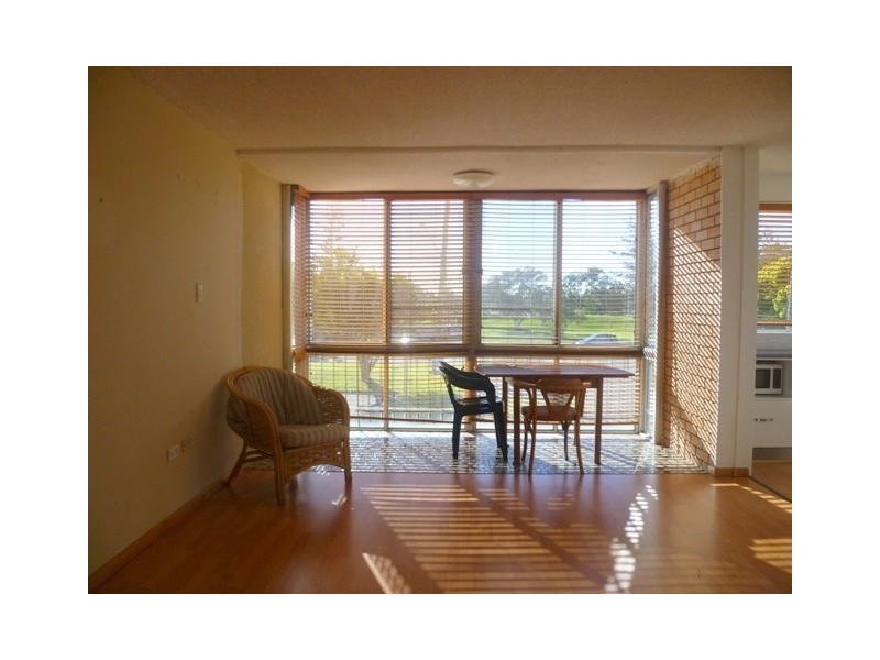 4 Marine Parade, Southport QLD 4215